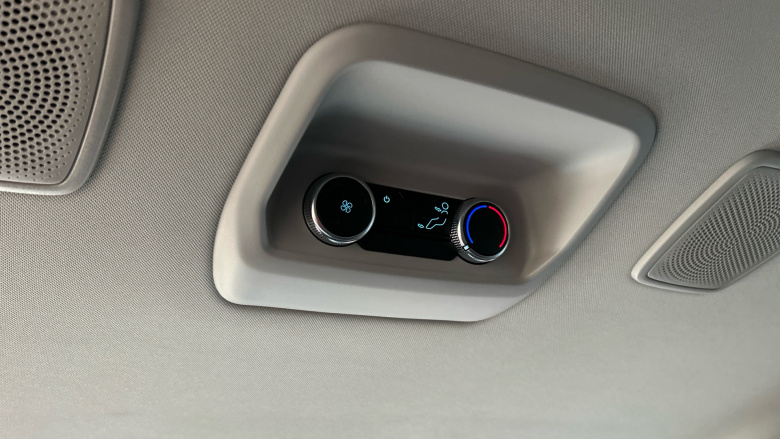 Ford Tourneo Custom 320 L1 Diesel Fwd 2.0 EcoBlue 136ps H1 Titanium 8 seater Auto